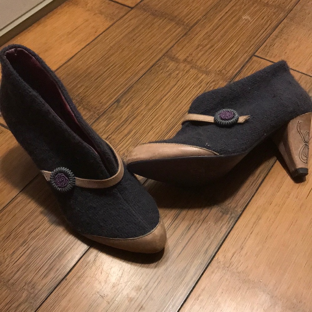 Poetic license  heels